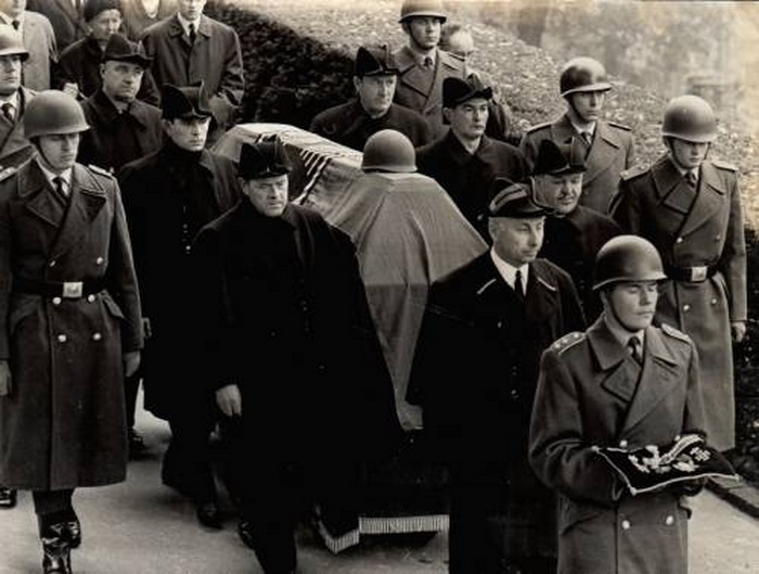 Похороны фон Хольтица