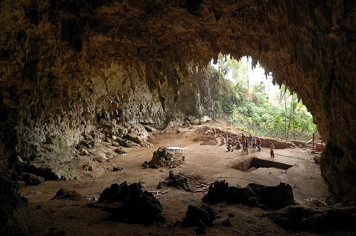 Пещера Лианг-Буа на индонезийском острове Флорес. Источник: commons.wikimedia.org