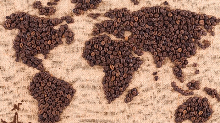 Кофе распространялся из Африки в Азию, потом - в Европу, дальше - в Америку. К XVII веку напиток знали уже на всех обитаемых континентах. Источник: pinterest.com