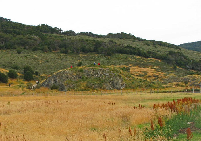 Памятник культуры яганов - доисторический мегалит, обнаруженный на острове Наварино. Источник: megalithic.co.uk