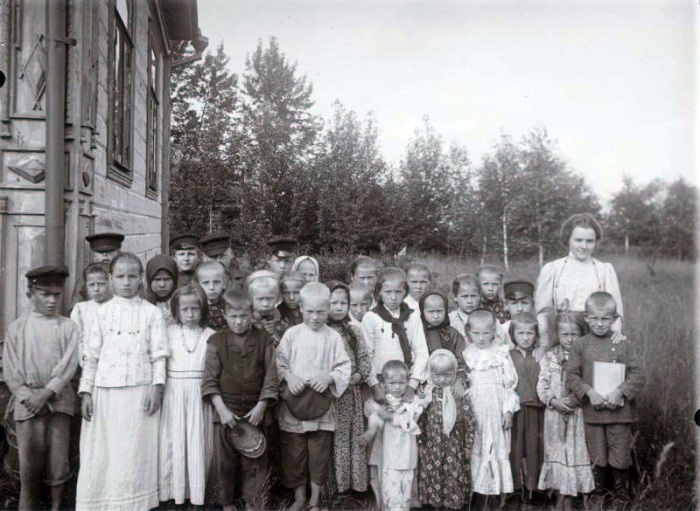 Ученики сельской школы, около 1915 года