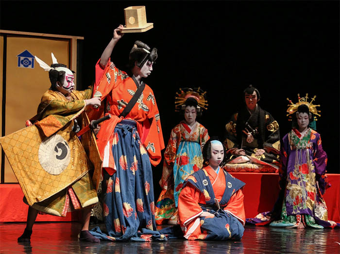 Выступление классического японского театра «Кабукидза»