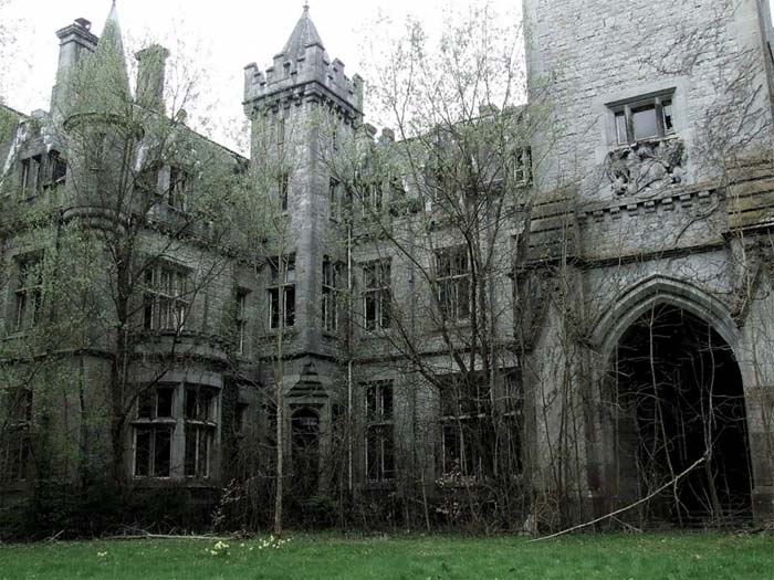Какие тайны хранят заброшенные замки, которые лет 100 назад покоряли своим  величием