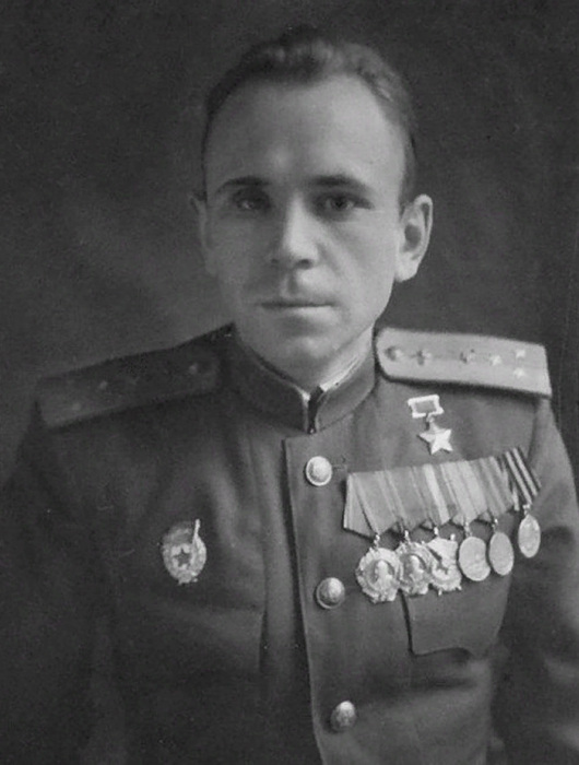 Борис Ковзан - советский лётчик-истребитель
