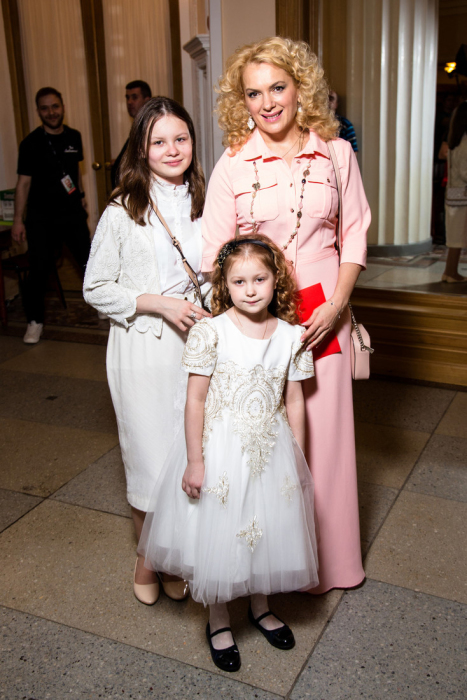 Мария Порошина с дочками, опубликовано пользователем belazamsha