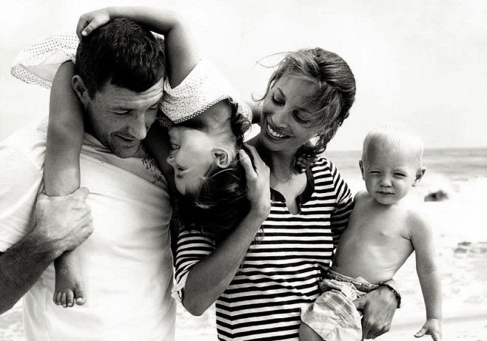 Кристи Тарлингтон с мужем и детьми. / Фото: www.selflovers.ru
