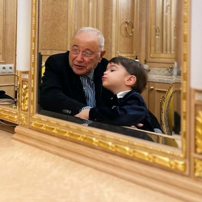 Евгений Петросян с сыном. / Фото: www.vokrug.tv