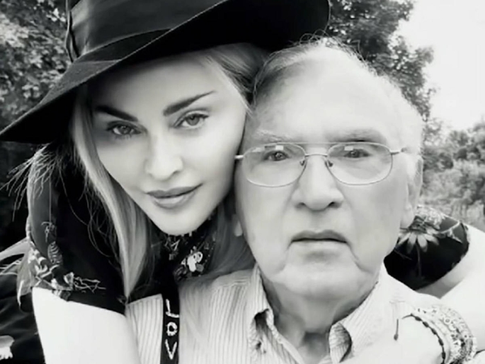Мадонна с отцом. / Фото: www.puroshow.com