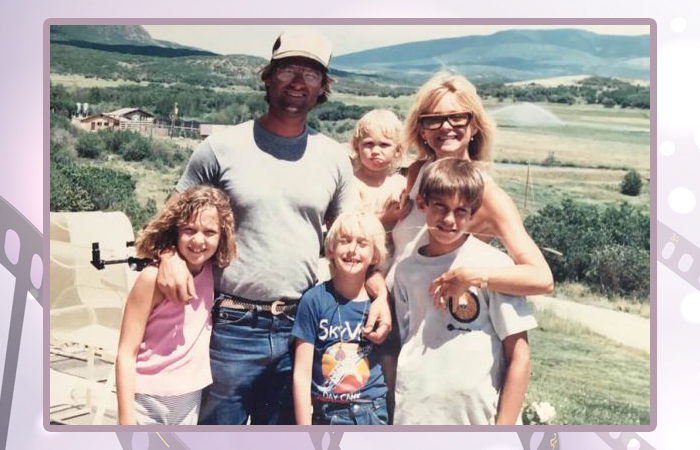 Голди Хоун и Курт Рассел с детьми.