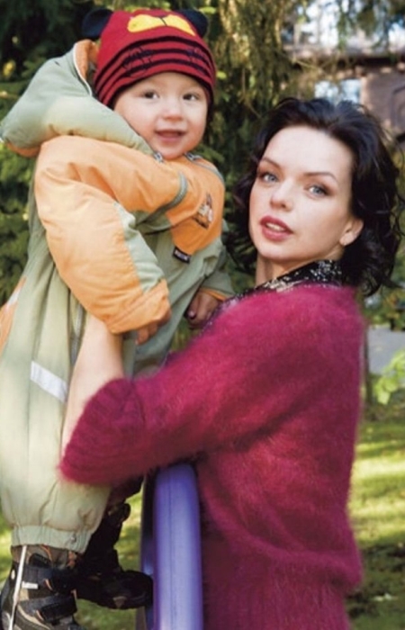 Алиса Гребенщикова с сыном. / Фото: www.fotostrana.ru