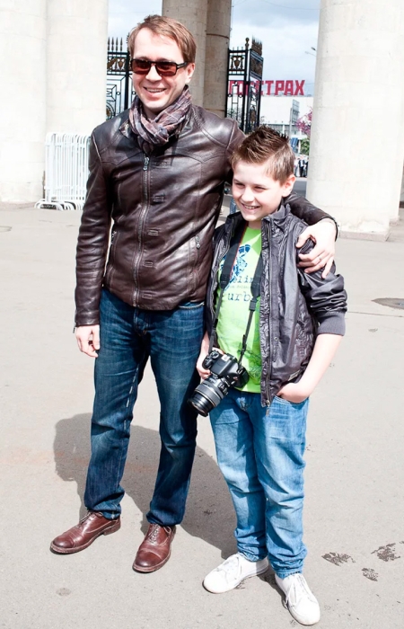 Евгений Миронов с сыном. / Фото: www.novyefoto.ru