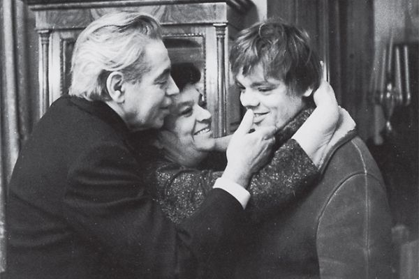 Константин Райкин с родителями.