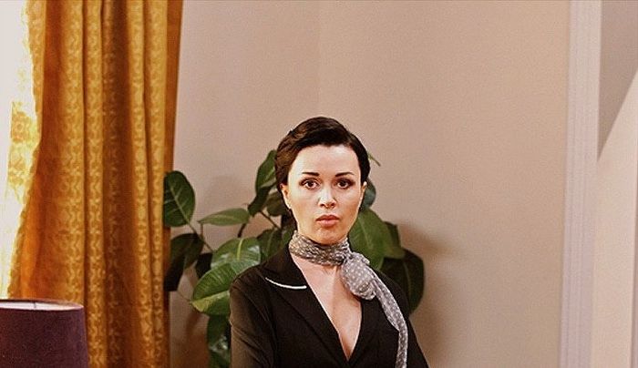 Анастасия Заворотнюк в фильме «Хозяйка белых ночей». / Фото: www.teleguide.info