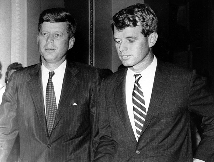 Джон и Роберт Кеннеди. / Фото: www.sntch.com