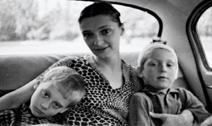Людмила Абрамова с сыновьями. / Фото: www.mycdn.me