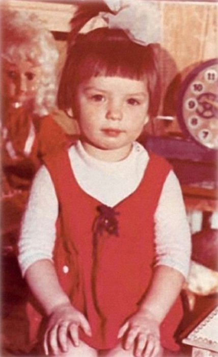 Алиса Гребенщикова в детстве. / Фото: www.vynderkind.ru