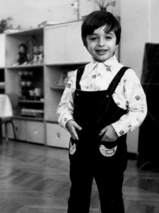 Ровшан Аскеров в детстве. / Фото: www.izhena.ru