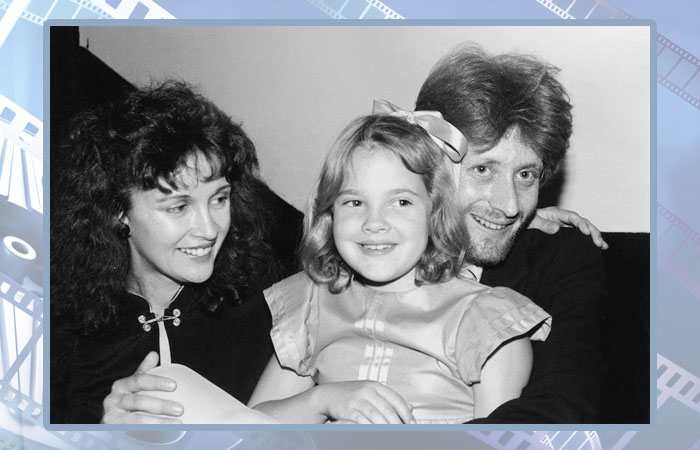 Дрю Бэрримор в детстве с родителями.