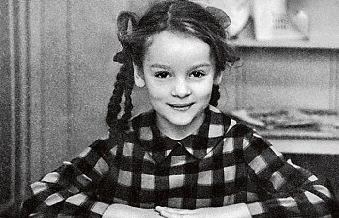 Жанна Эппле в детстве. / Фото: www.fotoload.ru
