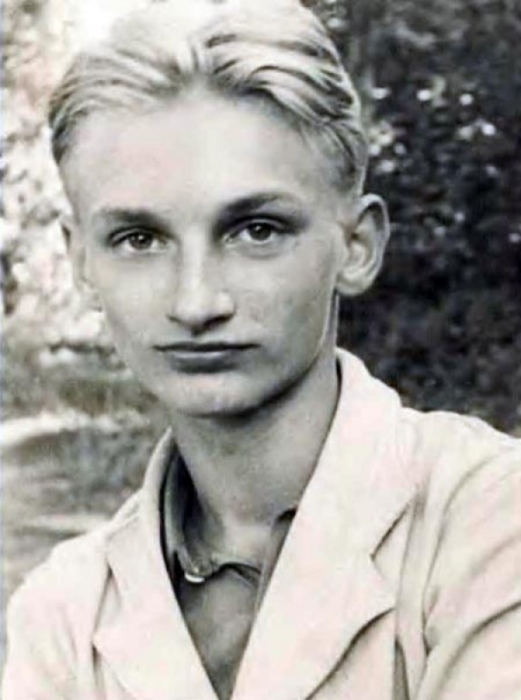 Геннадий Гладков в юности. / Фото: www.aeslib.ru