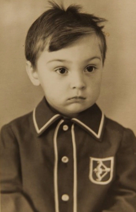 Михаил Горшенёв в детстве. / Фото: www.pinterest.com