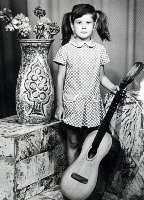 Юлия Высоцкая в детстве. / Фото: www.biographe.ru