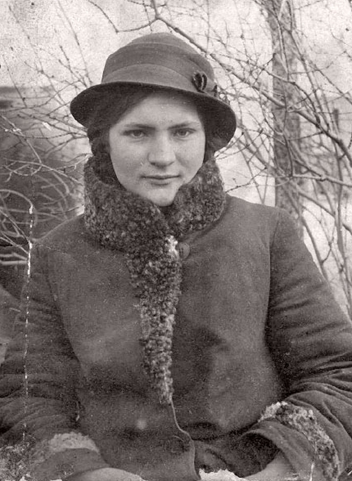 Галина Прокопенко, мама Родиона Нахапетова в 1939 году. / Фото: www.rodionnahapetov.com