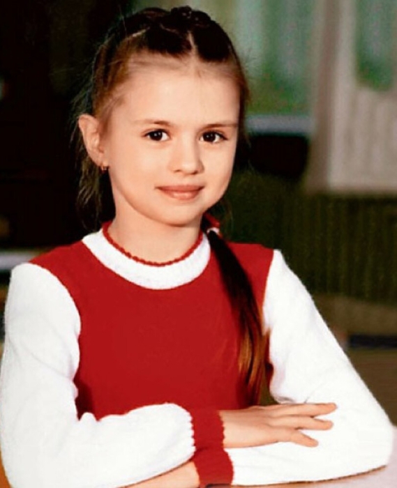 Анна Семенович в детстве. / Фото: www.jauns.lv