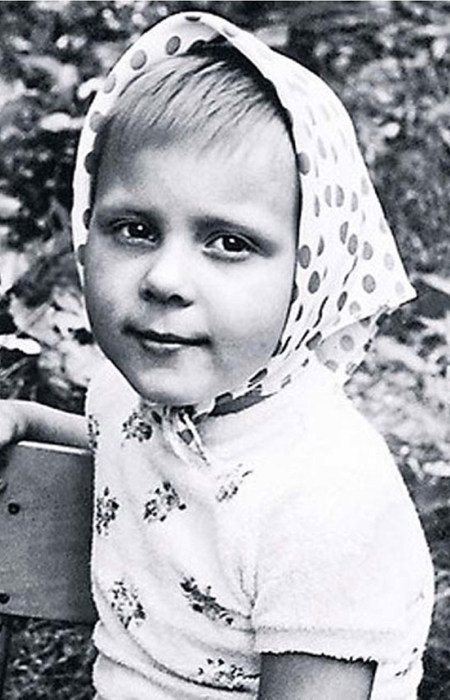 Яна Троянова в детстве. / Фото: www.the-most-beautiful.ru