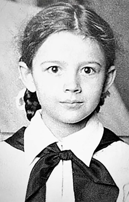 Наталья Варлей в детстве. / Фото: www.flowstar.ru
