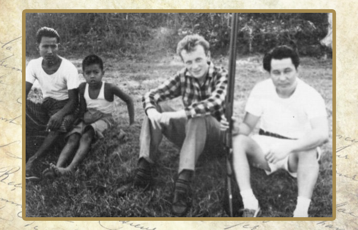 Игорь Можейко (третий слева) в Бирме после окончания института.