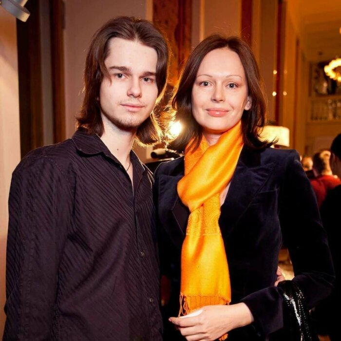 Ирина Безрукова с сыном. / Фото: www.just-interes.ru