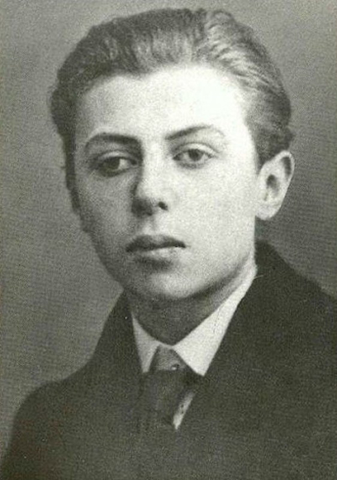 Жан-Поль Сартр в молодости. / Фото: www.book-cover.ru