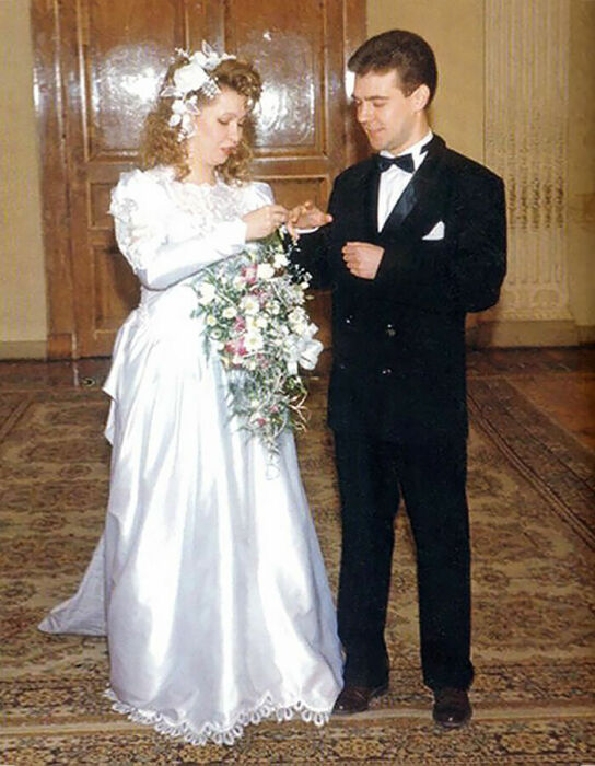 Дмитрий и Светлана Медведевы. / Фото: www.yapokupayu.ru