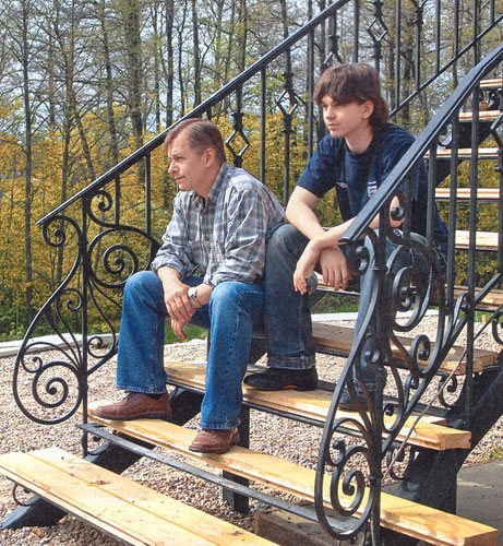 Игорь Ливанов с сыном. / Фото: www.zhit-horosho.ru