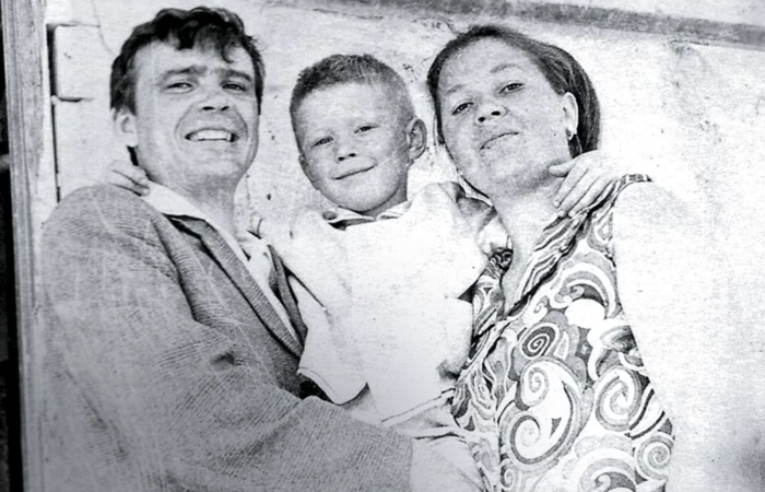 Евгений Миронов с родителями. / Фото: www.emironov.ru