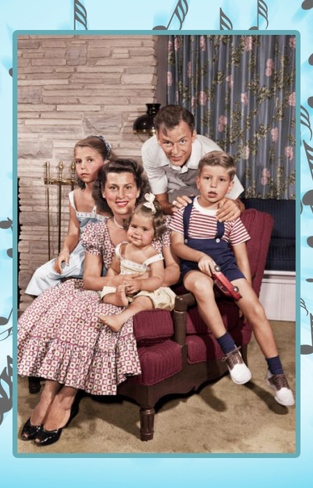 Фрэнк Синатра и Нэнси Барбато с детьми.