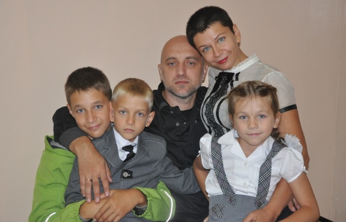 Захар Прилепин с женой и детьми. / Фото: www.zaharprilepin.ru