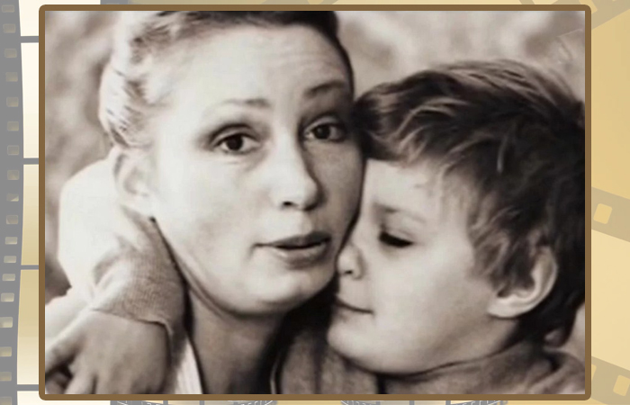 Татьяна Васильева с сыном.