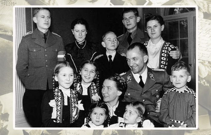 Гертруда Шольц-Клинк с третьим мужем и детьми, своими и его.
