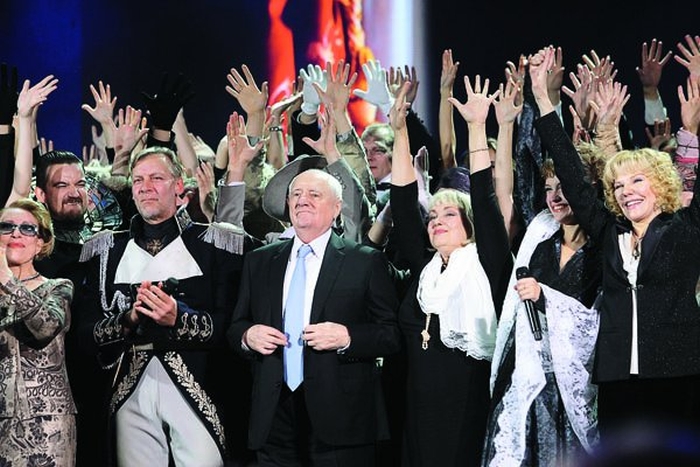 Марк Захаров на праздновании своего 80-летия в «Ленкоме». / Фото: www.teatral-online.ru