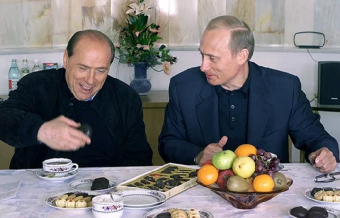 Сильвио Берлусконии и Владимир Путин. / Фото: www.twitter.com