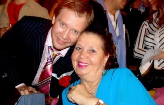 Евгений Миронов с мамой. / Фото: www.fun-place.ru