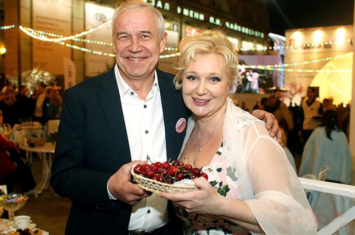 Сергей Гармаш с женой. / Фото: www.aif.ru