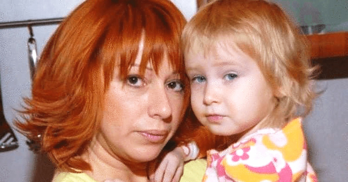 Алена Апина с дочкой. Источник фото: info-imya.ru