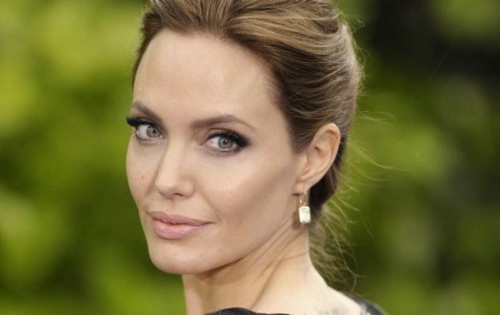 Анджелина Джоли: Источник фото:almode.ru
