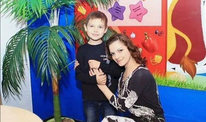 Наталья Юнникова с сыном. источник фото: pulse.mail.ru