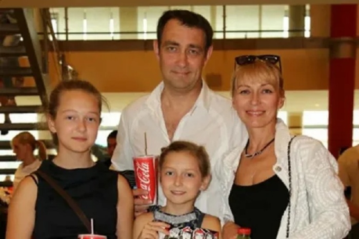 Константин Юшкевич с семьей. Источник фото:жкголливуд.рф