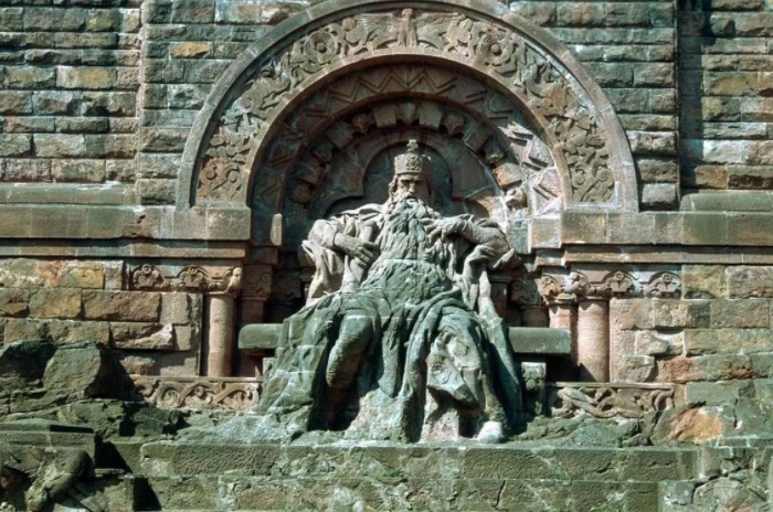 Статуя Барбаросса.
