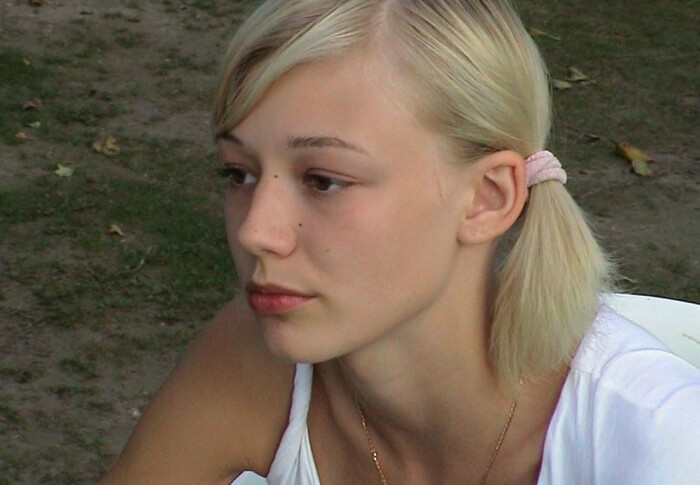 Оксана Акиньшина в юности.